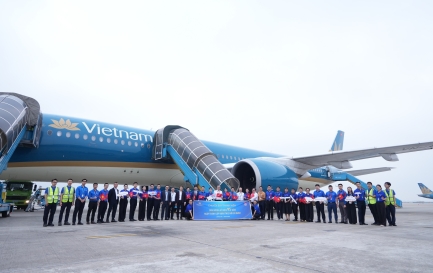 THANH NIÊN SKYPEC XUNG KÍCH PHỤC VỤ “CHUYẾN BAY THANH NIÊN” 